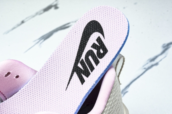 Nike Air ZoomX Vomero 18 Plus HM6805 106 