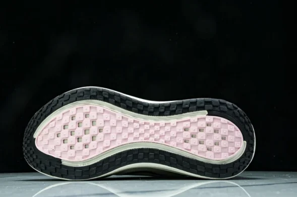 Nike Air ZoomX Vomero 18 Plus HM6805 106 