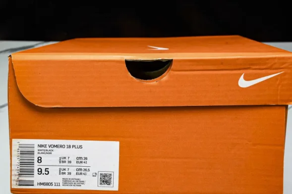 Nike Air ZoomX Vomero 18 Plus HM6805 111 