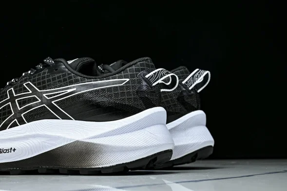 Asics Trabuco Max 3 1011B800-021 